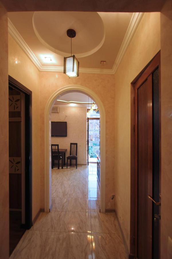 Amiryan Street 1 Bedroom Deluxe Apartment With Balcony Am104 Yerevan Bagian luar foto